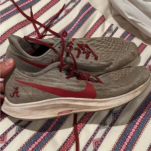 Alabama Team Issues Zoom Pegasus 36 Size 11.5